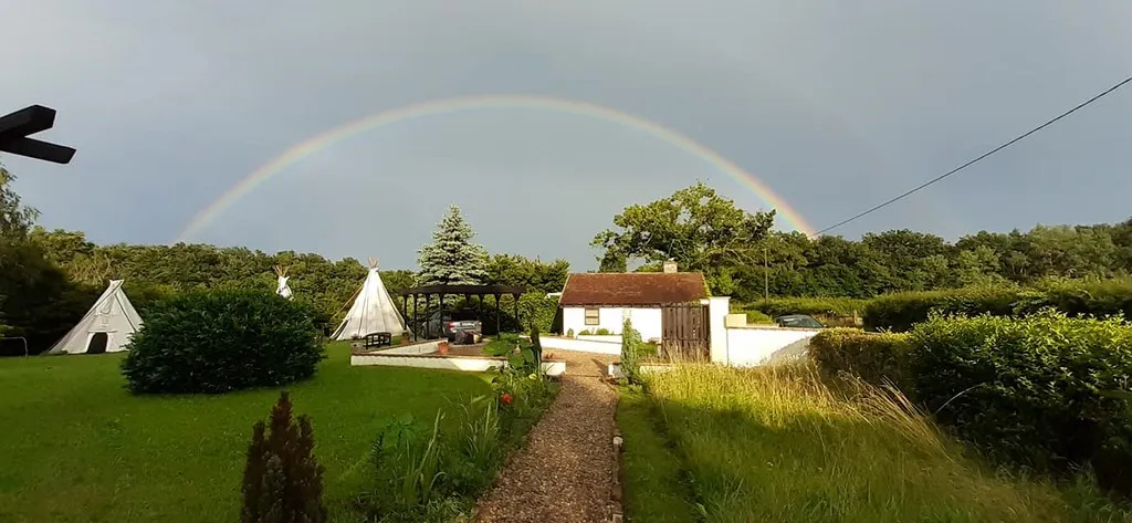 camps d'été chez grand ours Tipis insolites chez Grand Ours Chaman