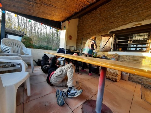Montage des tipis chez grand ours chaman