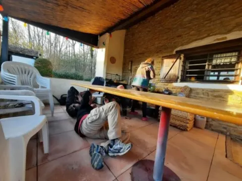 Montage des tipis chez grand ours chaman