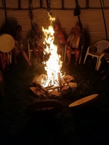 Feu Sacré tipis et tambours chamaniques